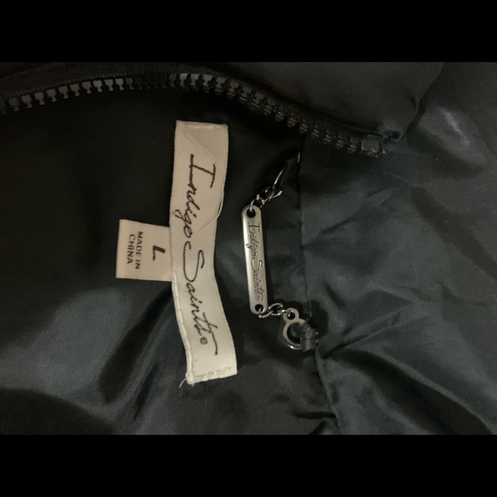 Vest - Picture 2 of 2